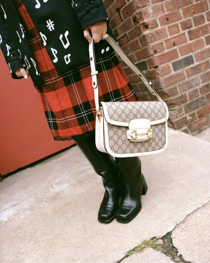 GUCCI HORSEBIT 1995 BAG / GG Supreme Shoulder 10" รุ่นฮิต คลาสสิค หรูหรา ใช้แล้วดูดีมีเสน่ห์ขึ้นทันที สายยาวคล้องบ่าได้ ปรับยาวคลอสบอดี้ได้