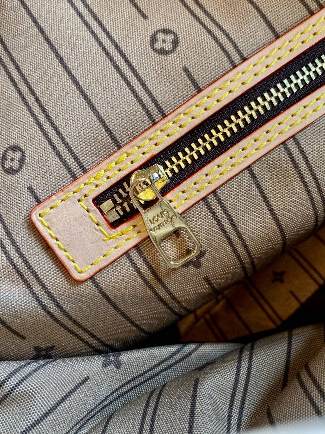 ชอบๆใบใหญ่ ใส่ได้เยอะจริงๆค่าา!! LOUIS VUITTON MONOGRAM DELIGHTFUL ((M)) ((PREMIUM GIFT LV)) พร้อมส่งค่ะสาวๆ กระเป๋าทรงสูง ใบใหญ่ หนังแกะสังเคราห์ นิ่มสวย ขอบหนังขัดสีธรรมชาติ((พื้นผิวจะมีสีดำๆ)) หูหิ้วปั้มโลโก้LV สวย