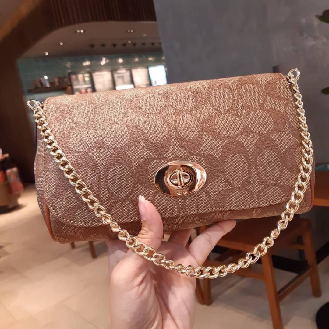 COACH F34615 MINI RUBY CROSSBODY IN SIGNATURE CANVAS ไอเท็มหายาก!! Best seller!! ยกให้น้องเลย!! 👍🎊👍💥 กระเป๋าสะพายข้างรูบี้ ทรงกะทัดรัด ไซส์กำลังดี ดีไซน์เรียบหรูในความเป็นเอกลักษณ์โค้ช ใช้งานง่าย สะดวก วัสดุหนังแคนวาสเคลือบ