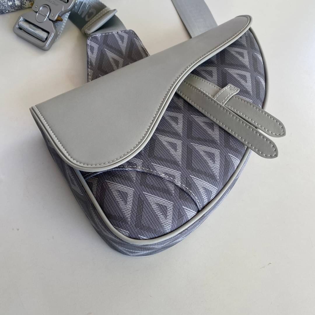 DIOR Saddle Bag Dior Gray CD Diamond Canvas and Smooth Calfskin / DIOR Saddle Belt Bag ภาพสินค้าถ่ายจากงานขายจริงใช้งานต่างประเทศได้