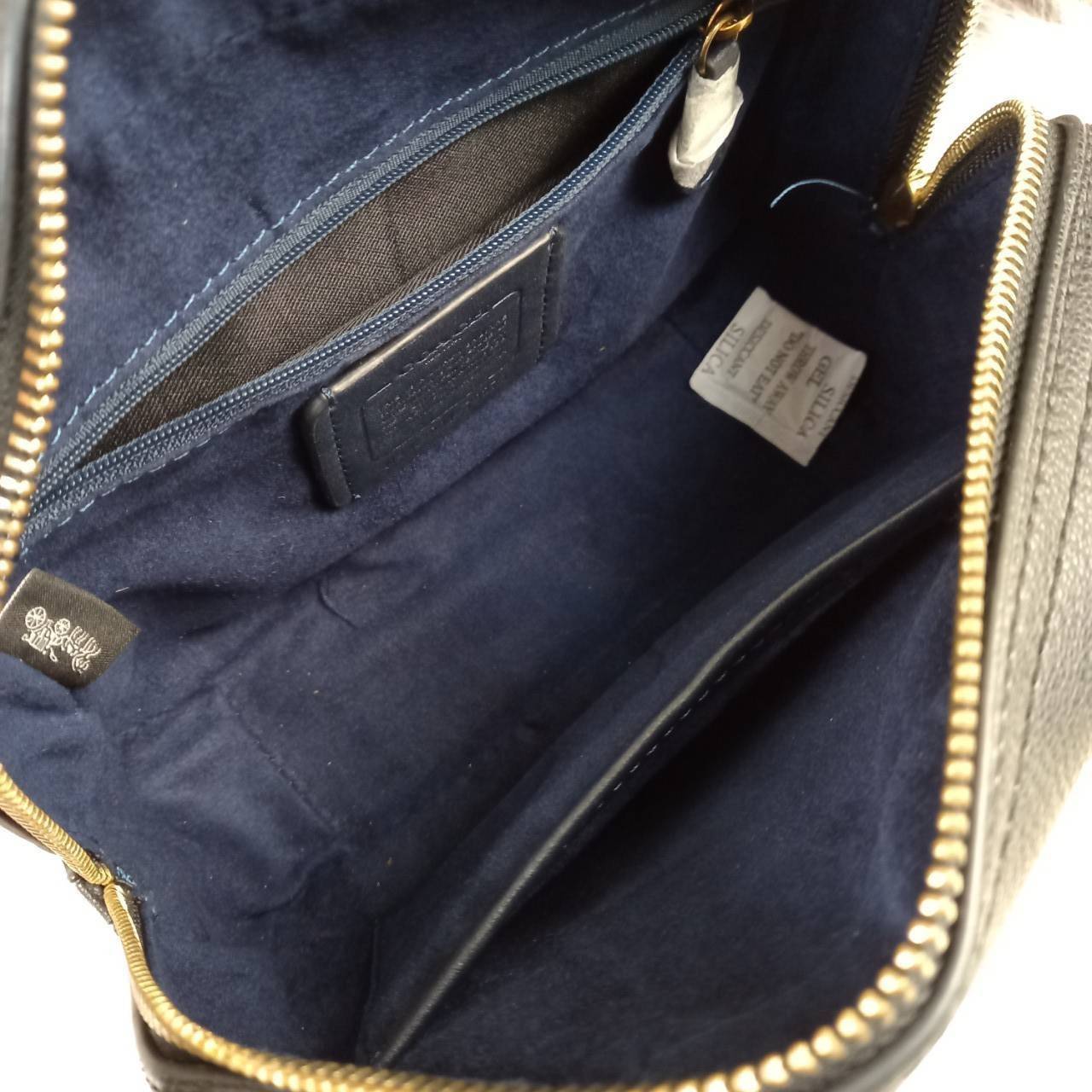 OUTLET 】COACH Camera Bag In Colorblock With Coach Patch (COACH F79278) 🍁หายากมากๆแล้วรุ่นนี้**จะถือ หรือสะพาย ได้ตามใจสั่ง //วัสดุหนังแท้เต็มใบ คุณภาพหนังดีมากๆ ปักโลโกตัวC ด้านหน้า ดูดีแบบไม่ซ้ำใคร //มาพร้อมสายสะพาย 2 สาย >>สายหนัง และสายสป