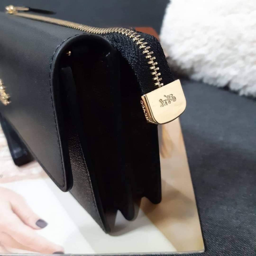 ของแท้ COACH 78229 FOLDOVER WRISTLET IN SIGNATURE CANVAS ไอเท็มที่ต้องมี!! 😎 ใบนี้เลย!! คลัทช์คล้องมือ ถอดสายได้