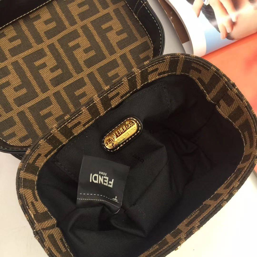 หนังแท้ Fendi Brown Zucca Vanity Bag