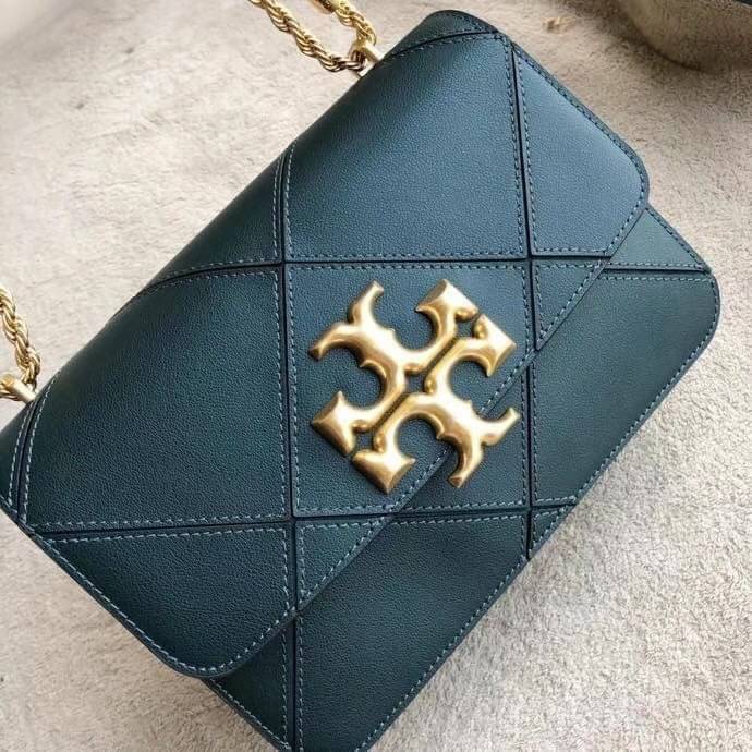 สวยจริงคุณภาพสูง ไม่จกตาค่ะ!! TORY BURCH ELEANOR QUILTED CONVERTIBLE SHOULDER BAG ((73590)) พร้อมส่งที่ไทย ใครรออยู่ห้ามพลาด จำนวนจำกัดค่ะ!! อีกรุ่นที่น่าครอบครองมากๆค่ะ😘 กระเป๋าสะพายข้างและทบสายเป็นคล้องไหล่ได้ หนังแท้ชั้นดีที่สุด ทำลายเหลี่ยมตัด