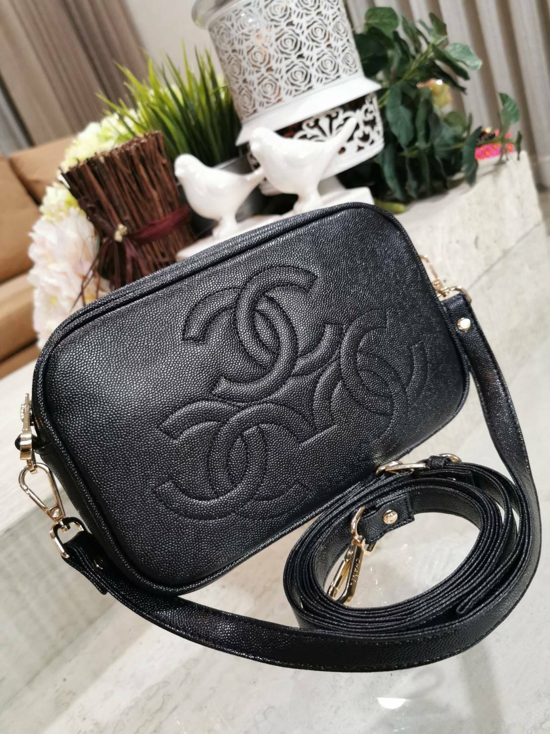 CHANEL Caviar Handbag Crossbody bag / Chanel Shoulder Bag With 2Straps กระเป๋าสะพาย หนังลายคาเวียร์ทั้งใบด้านหน้ามีโลโก้แบรนด์