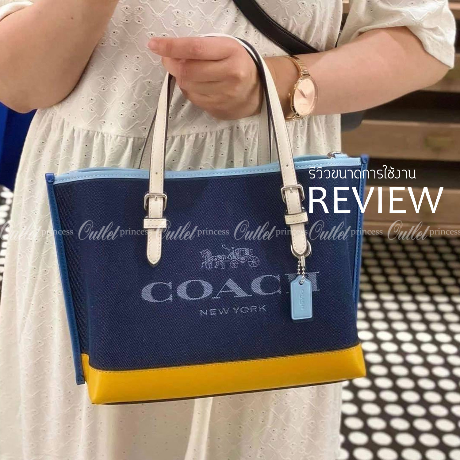 COACH C4085 MOLLIE TOTE 25 IN COLORBLOCK กระเป๋าทรงโท้ทยอดฮิต ขนาดมินิไซส์ ดีไซน์สวยคมทุกรุ่น!! ตกแต่งซิกเนเจอร์ถักทออยู่บนผ้าแคนวาส ดูโดดเด่น ภายในเป็นช่องโล่ง มีช่องซิปกลางใส่ของได้ ขนาดกำลังดีแบบใส่ของได้ครบครัน มาพร้อมสายสะพายข้าง หรือจะถือคล้องแขนเก๋