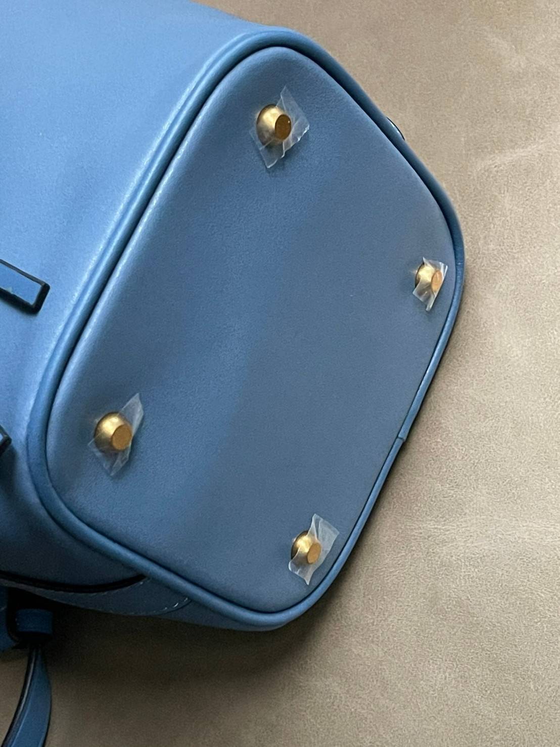 ของแท้ 💯% Tory burch miller mini bucket bag กระเป๋าทรงคลาสสิคจากTory burch มาพร้อมกับรูปทรงถัง ขนาดน่ารักกำลังดี