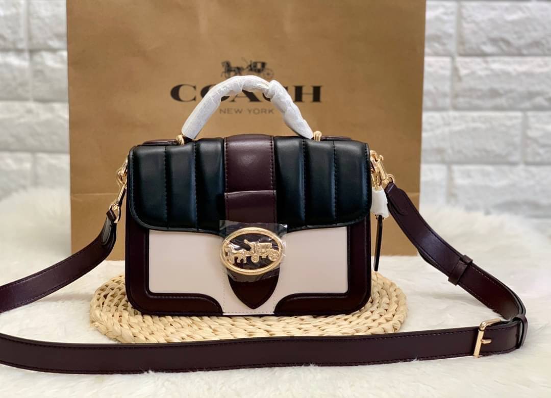 COACH SMALL GEORGIE TOP HANDLE IN BLOCKED SIGNATURE CANVAS ((6504//0468//6192//6015)) compact body portable shoulder bag 🌈ห้ามพลาด รุ่นแนะนำค่าา! พร้อมส่งทันที! กระเป๋าหิ้ว//สะพายข้างได้ วัสดุหนังแท้ 🔺หนึ่งใบทำลายหนังผสมกัน3แบบได้ลงตัวสวยง