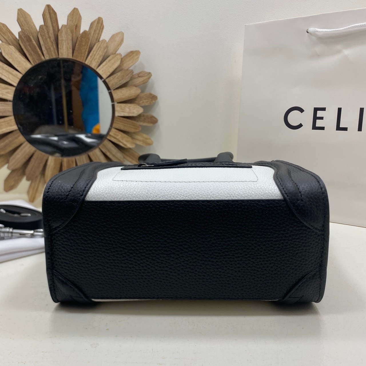 ORI หนังแท้ | Celine Luggage Tote Nano Bag20cm กระเป๋าสะพายทรงโท้ท ดีไซน์เป็นเอกลักษณ์ เรียบหรูดูแพง