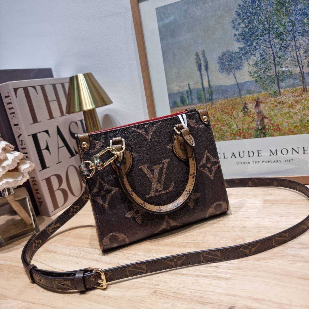 LV OnTheGo BB bag / LV Monogram Tote Bag กระเป๋าทรงโท้ทที่ใครเห็นต้องเป็นคลั่งรัก ยอดฮิต คลาสสิค ผู้ดี หรูหราได้ทุกลุค ทุกสไตล์ มาใหม่ในขนาดมินิมิใจ เกรดวีไอพี ไฮเอน 1:1