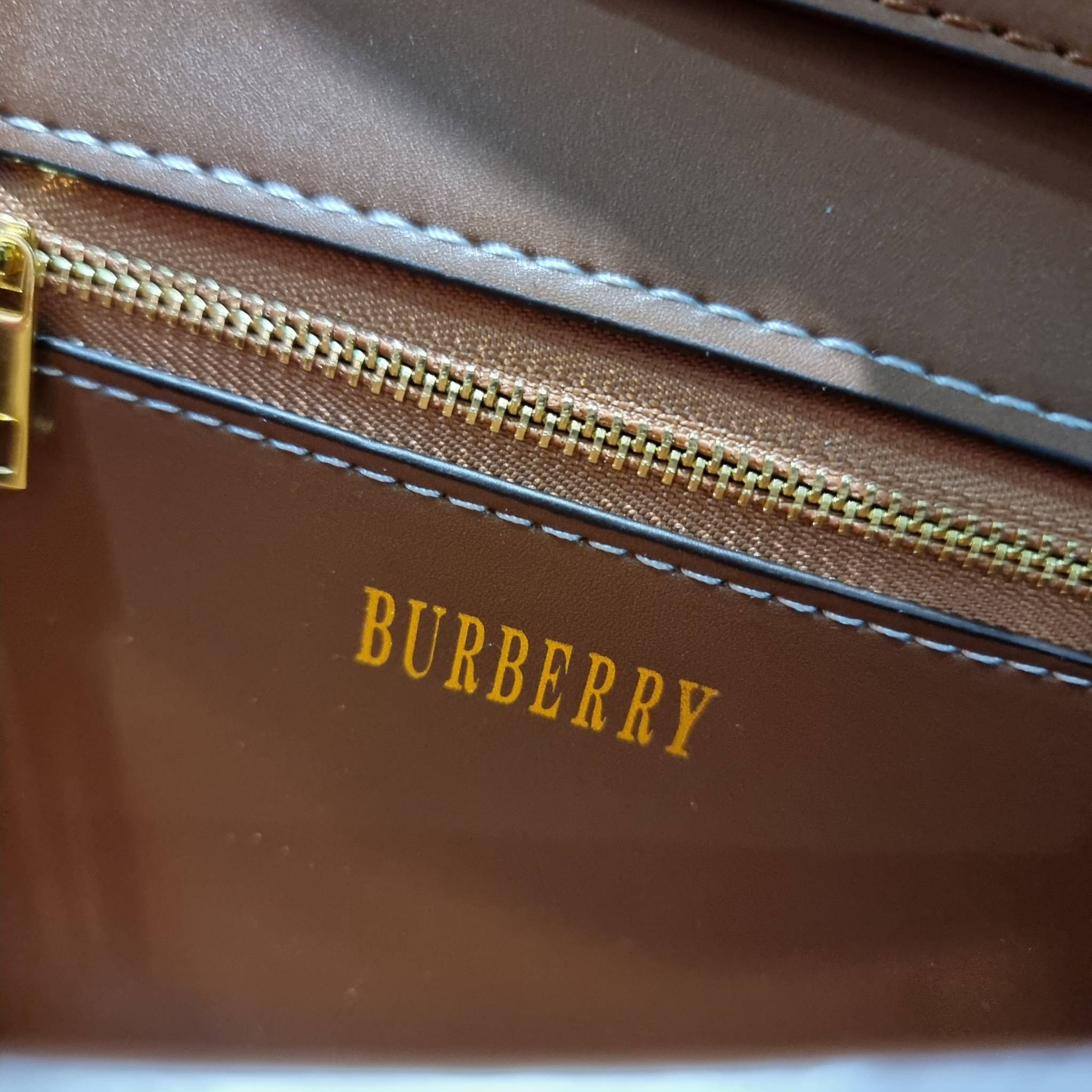 BURBERRY FRAGRANCES CROSSBODY BAG / BURBERRY SMALL CHECK CANVAS AND LEATHER TB BAG เบสท์ไอเท็ม!! คอลเลคชั่นที่ปังตลอดปี