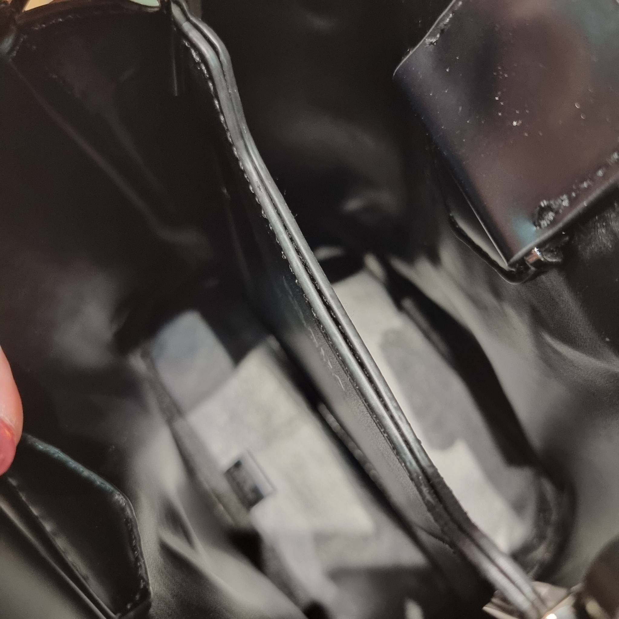 PRADA SMALL PANIER CRYSTAL EMBELLISHED TOTE BAG กระเป๋าสะพายทรงโท้ท ไซส์กำลังสวย หรูหรา โดดเด่น ถือออกงานก็ดูระยิบระยับเล่นแสง ทำให้ดูดีมีราคา มีสายคล้องในตัวและสายสะพายข้าง