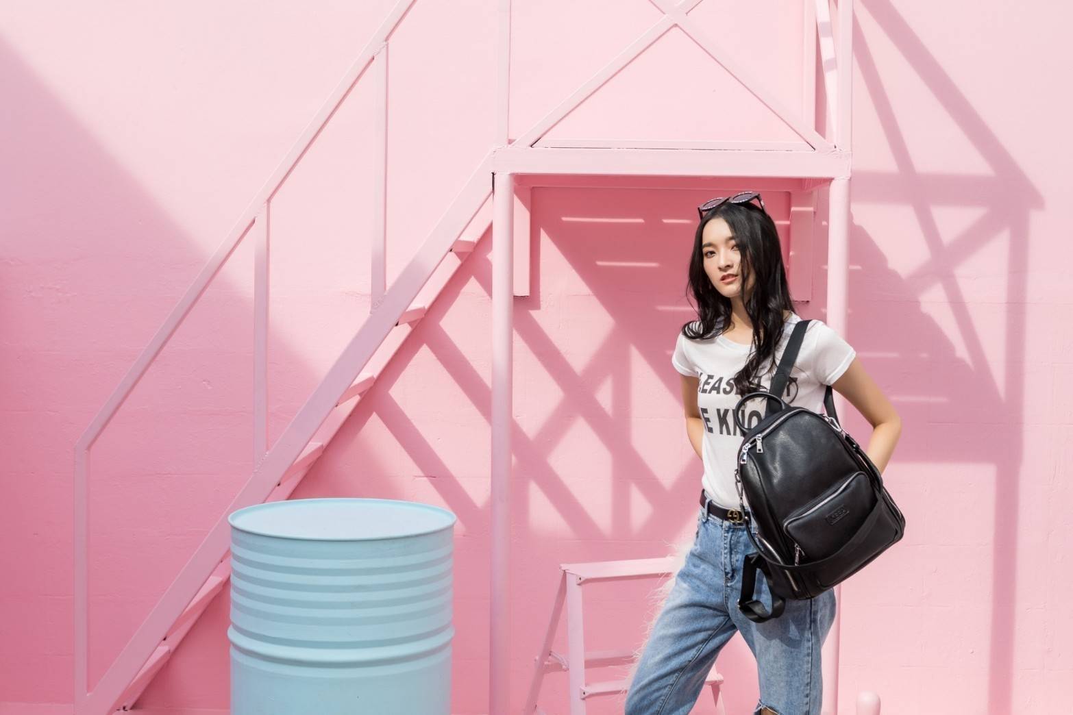 กระเป๋า ทรงน่ารัก มากๆๆๆ จากแบรนด์ KEEP รุ่น Misty backpack มาใหม่ หนัง Microfiber ผิวสัมผัสคล้ายหนังวัวแท้ เนื้อหนา นิ่มมือ พิเศษ!! เป้ใบนี้ มีสายสั้นหนังสำหรับสะพายไหล่ให้ด้วยคะ ใครชอบเป้สไตล์นี้ ห้ามพลาดเลยน๊า สวยจริง คอนเฟิร์มเลย