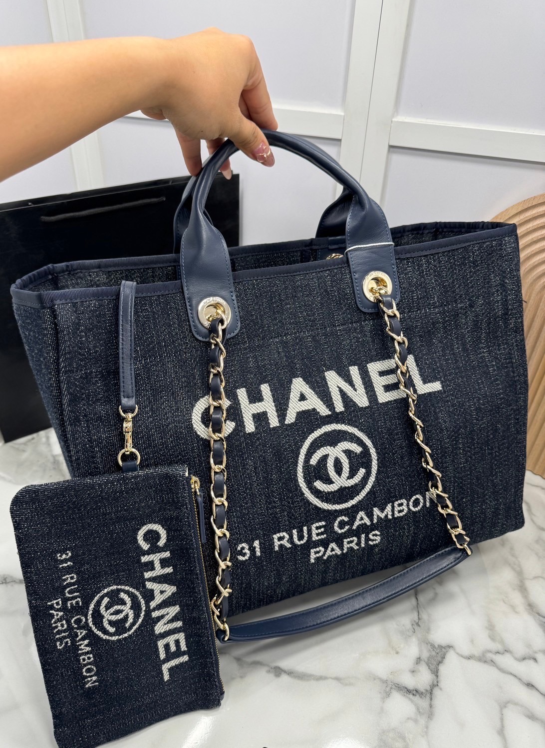 ORI หนังแท้ | Chanel Deauville Tote Bag กระเป๋าสะพายทรงโท้ทช้อปปิ้ง ใบใหญ่ ภายในโล่งกว้าง จุของได้เยอะ
