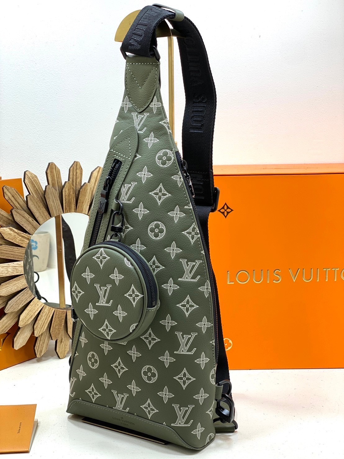 TOP ORI หนังแท้ | LV Duo Slingbag / LV Belt Bag กระเป๋าคาดอกดีไซน์ใหม่ สปอร์ตและดูหรูในตัว รูปทรงใช้งานง่ายได้ทุกลุค ที่สุดของไอเท็มขายดี