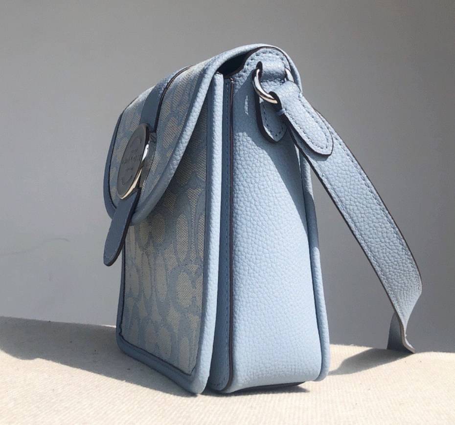 COACH North/South Lonnie Crossbody In Signature Jacquard C8321 ภาพสินค้าถ่ายจากงานขายจริง ใช้งานต่างประเทศได้