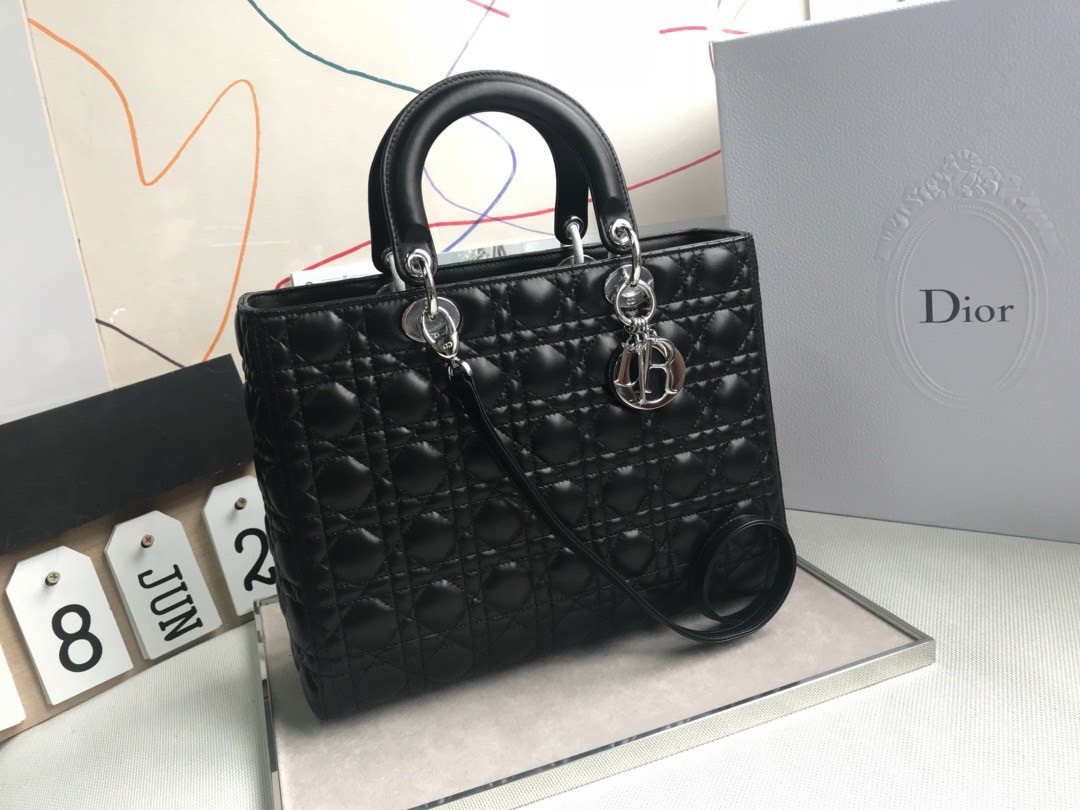 หนังแท้ LARGE LADY DIOR BAG Black Cannage Lambskin / Dior Lady Large พร้อมส่งที่ไทย งานหนังแท้ทั้งใบเกรดออริจินอล ภาพสินค้าถ่ายจากงานขายจริง ใช้งานต่างประเทศได้