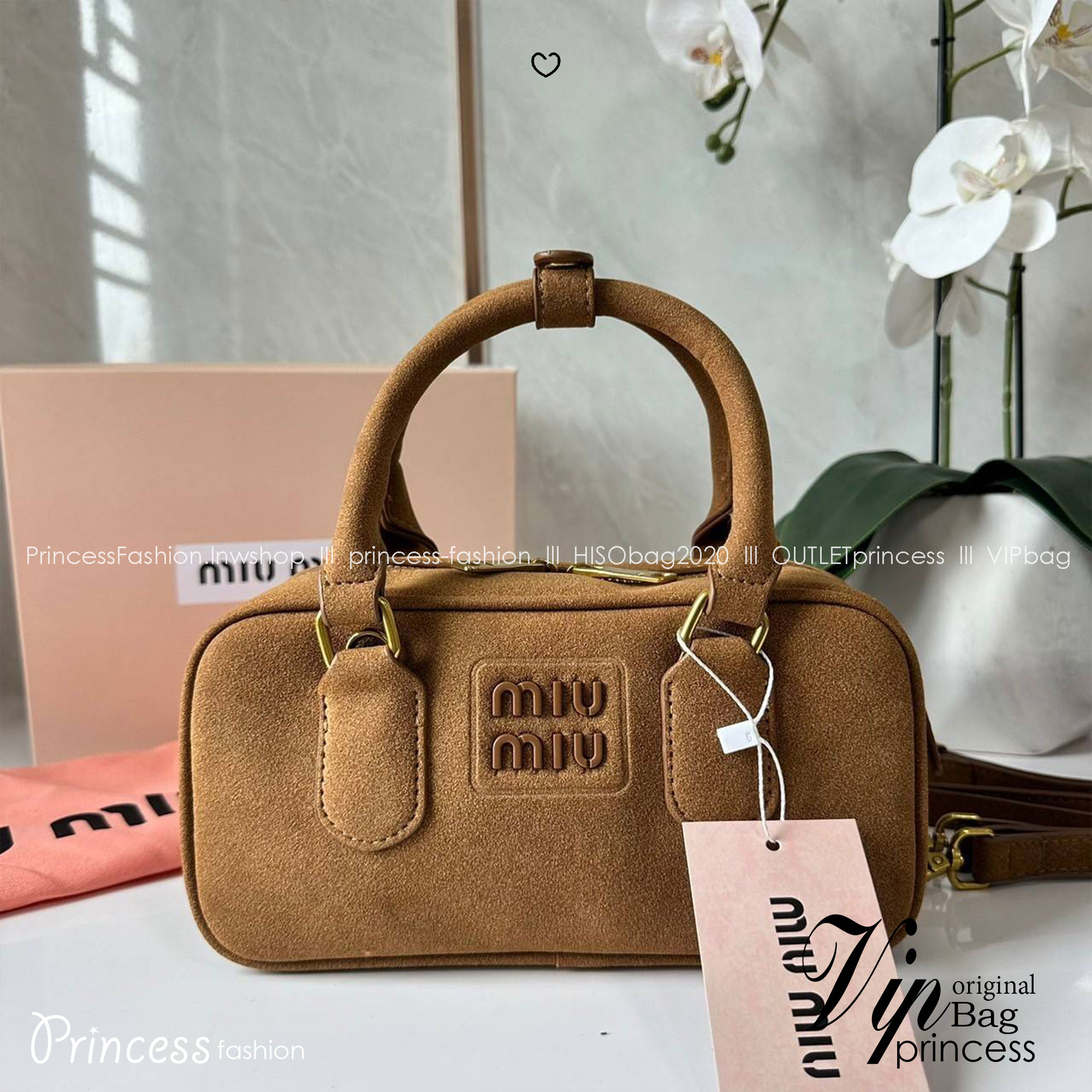 MIU MIU Arcadie padded suede top-handle bag กระเป๋าถือ/สะพาย คอลใหม่ล่าสุด รุ่นฮอทดีไซน์เหลี่ยม งานกำมะหยี่หนังกลับสวยละมุน น่ารักน่าใช้มากค่ะ