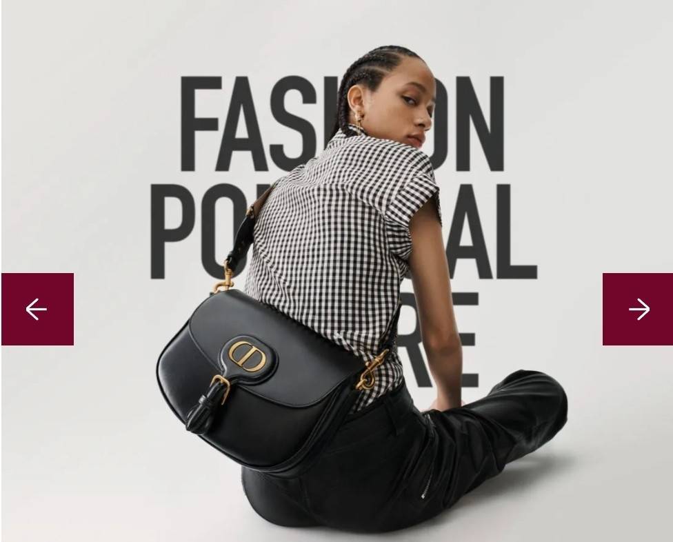 DIOR CD MEDIUM BOBBY BAG กระเป๋าสะพายข้างพรีเมี่ยมกิ๊ฟทรงสวย ดีไซน์ย้อนยุค เป็นเอกลักษณ์ไม่เหมือนใคร เปิด-ปิดด้วยกระดุมแม่เหล็ก ใช้งานง่าย อะไหล่ทองดูหรู ภายในเป็นช่องโล่ง มาพร้อมสายสะพาย crossbody ถอดออกได้ ปรับได้ จะถือเป็นคลัทช์ออกงานก็ได้ สะพายไปทำงาน