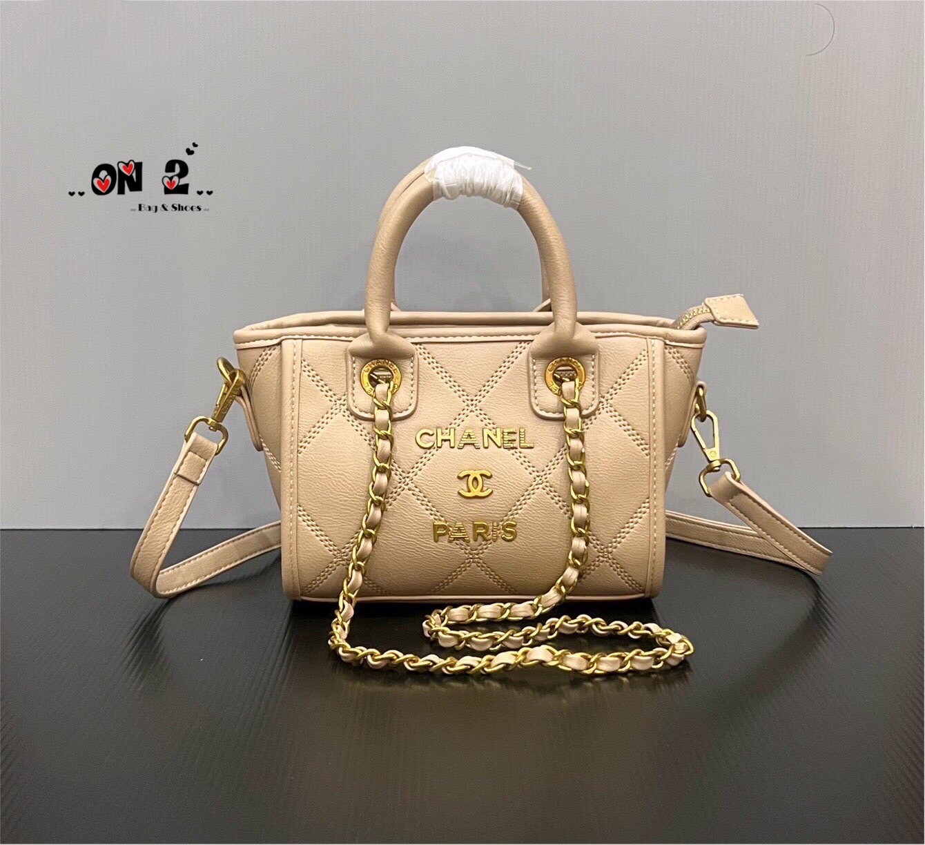 Chanel tote bag / Chanel Shopping Bag 8" กระเป๋าชาเนลทรงโท้ท หนังนิ่มซับในสีดำปั้มแบรนด์ทุกจุด สายโซ่ดึงปรับความยาวได้ สวยทั้งภายนอกภายในคุ้มค่าราคาจับต้องได้