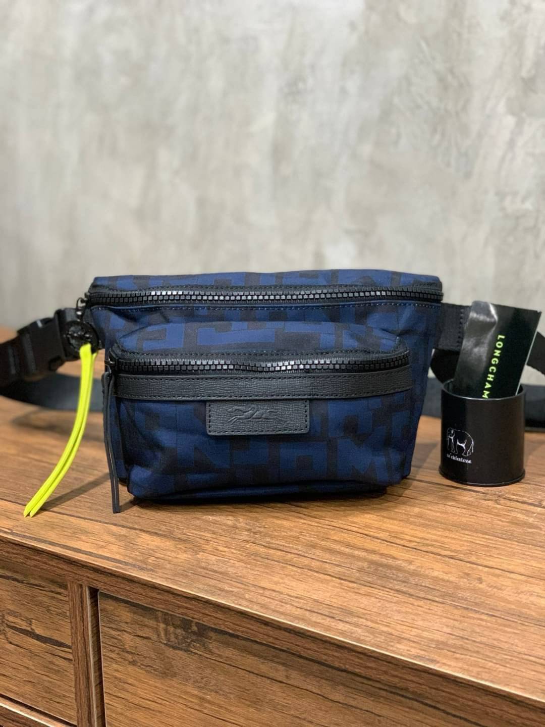 LONGCHAMP LE PLIAGE LGP BELT BAG M เท่ห์อย่างมีสไตล์กระเป๋าทรงคาดอกและคาดเอวดีไซน์แนวสปอร์ต เพิ่มความโดดเด่นทันสมัยด้วยลายซิกเนเจอร์