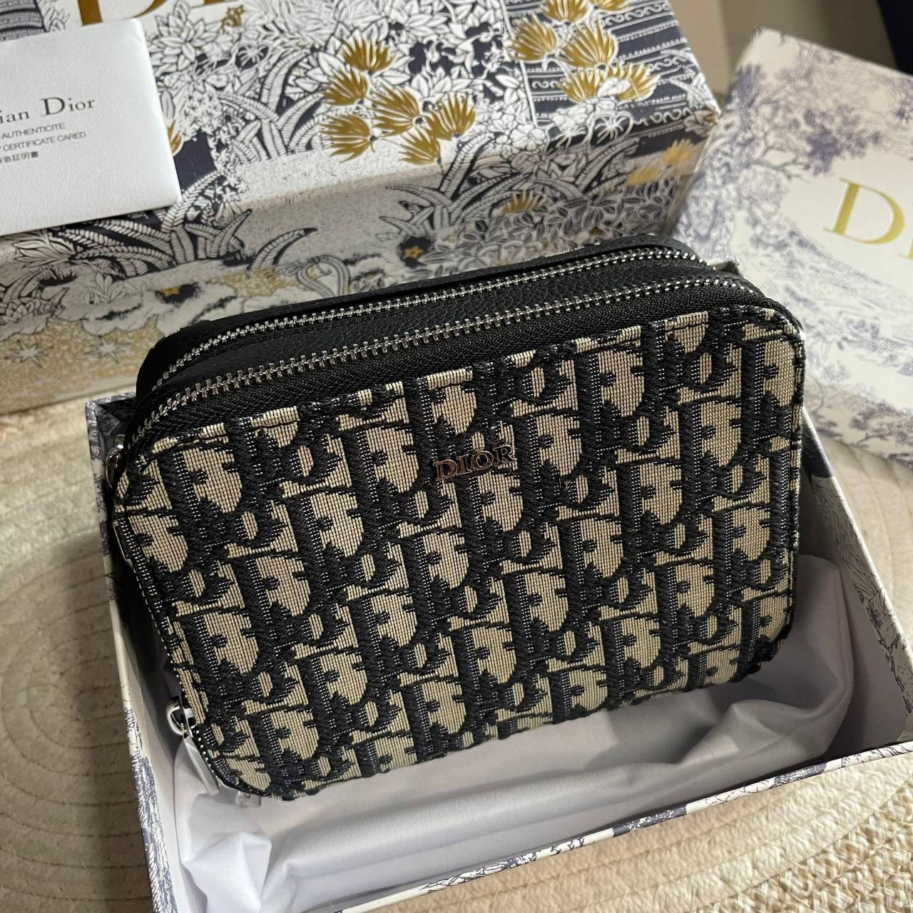 ORI 🥂 หนังแท้ DIOR POUCH WITH SHOULDER STRAP Oblique Jacquard พร้อมส่งที่ไทย งานหนังแท้และผ้าแจ็คการ์ดออริจินอล ภาพสินค้าถ่ายจากงานขายจริง ใช้งานต่างประเทศได้