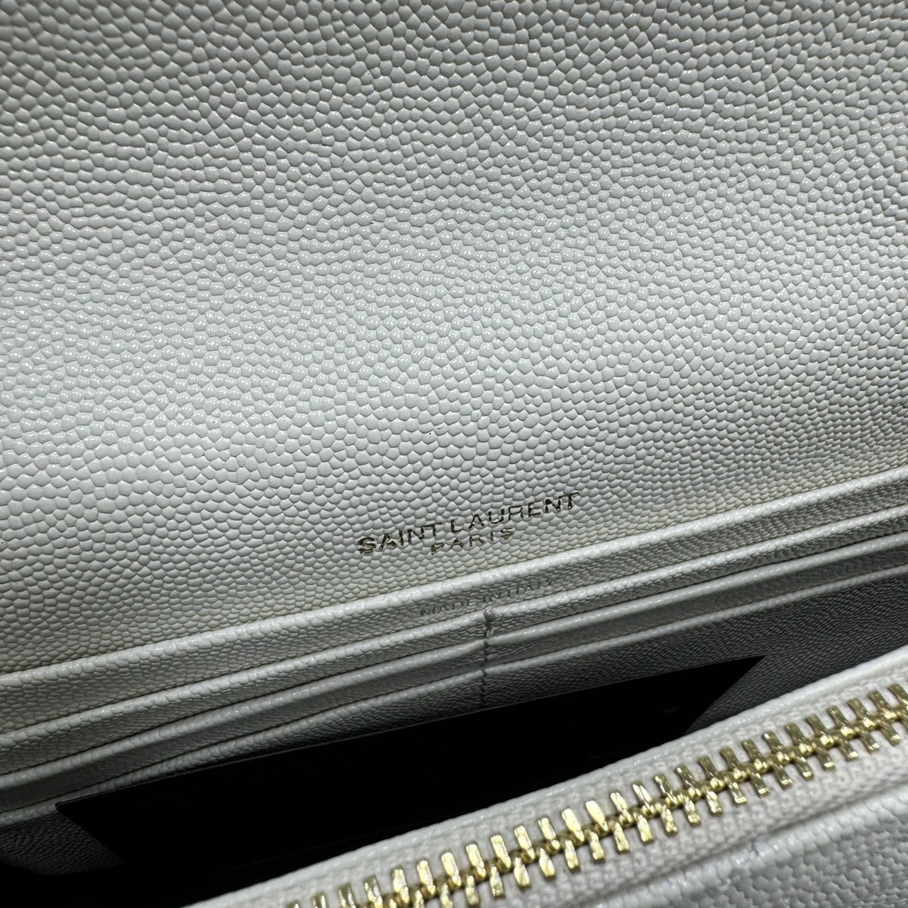 YSL Envelope WOC 7.5 Wallet on chain / YSL Clutch Bag 7.5" กระเป๋าสะพายรุ่นยอดนิยม เกรดหนังคาเวียร์สวยเต็มใบ เกรดออริ 1:1 ใช้งานต่างประเทศได้