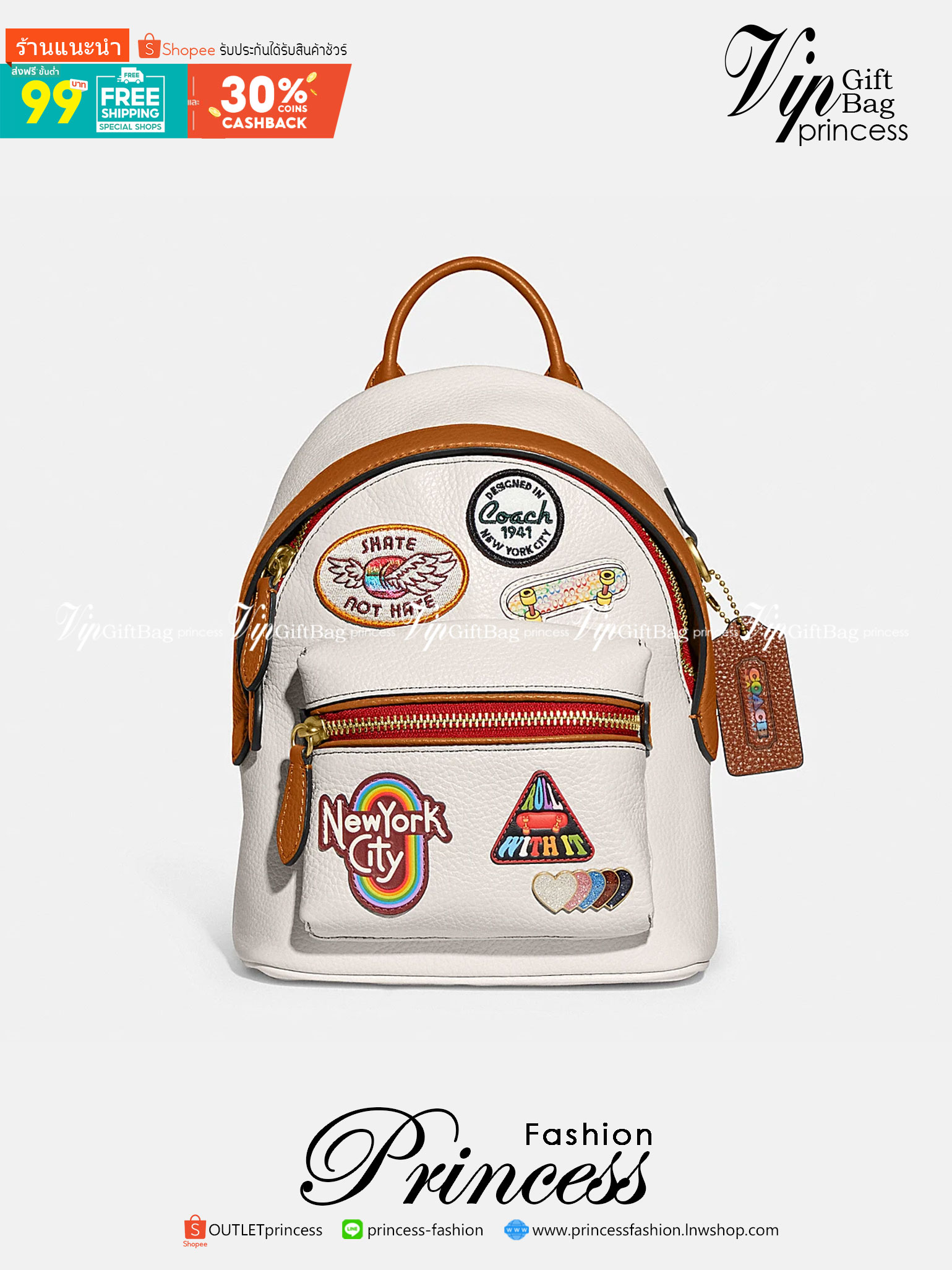 COACH CHARTER BACKPACK WITH PATCHES กระเป๋าเป้สะพายรุ่นนี้เป็นส่วนหนึ่งของ Coach Pride Collection ซึ่งเป็นการเฉลิมฉลองความเสมอภาค ความหลากหลาย และการแสดงออกถึงตัวตนที่แท้จริงภายในชุมชน LGBTQIA+ ในเดือนนี้และทุกเดือน กระเป๋าเป้ใบเล็กใบนี้เป็นรูปทรงย้อนยุคพ