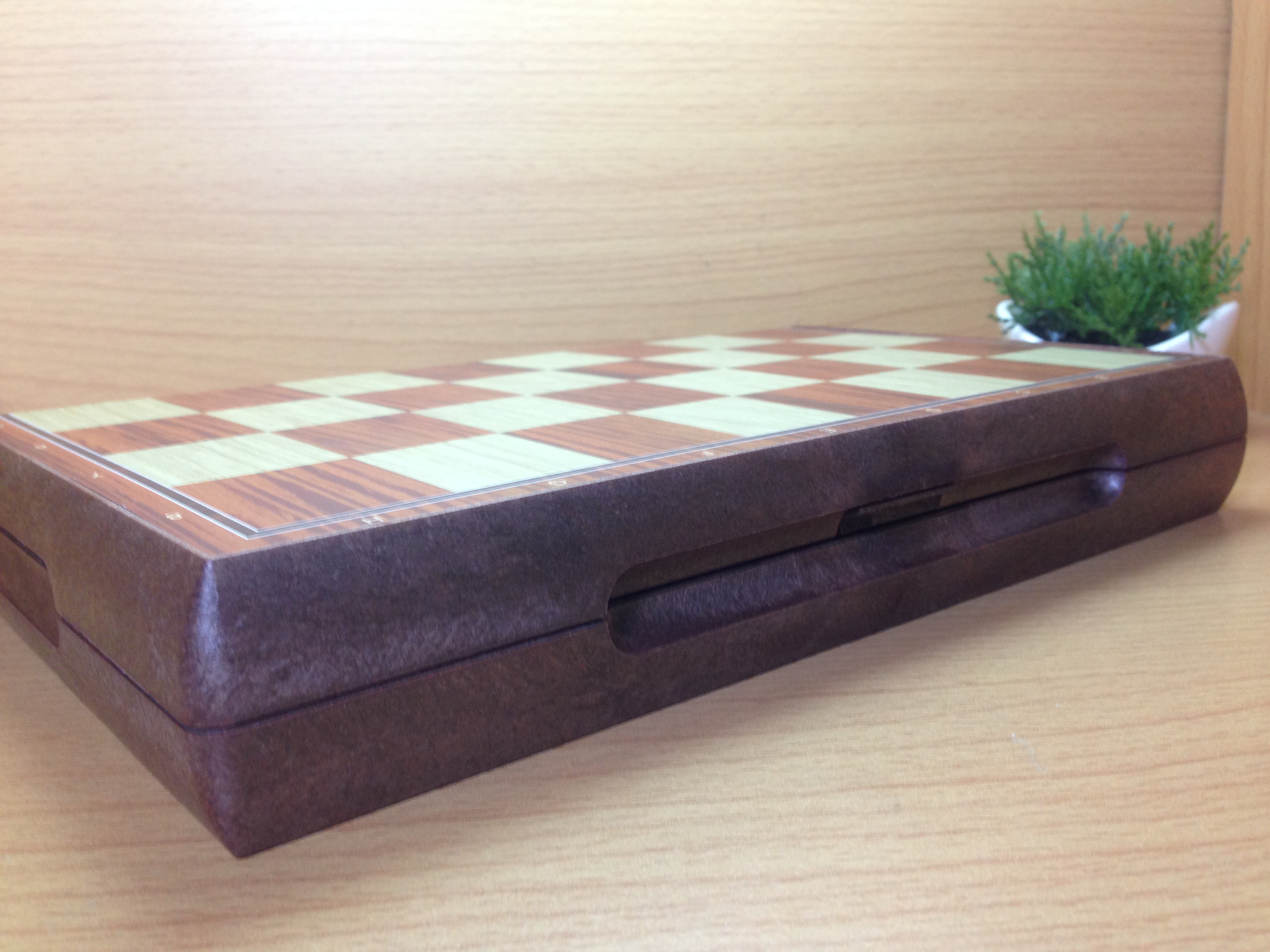 ขุดหมากรุกสากลแม่เหล็กพลาสติกกระดานสีไม้ตัวหมากสีไม้