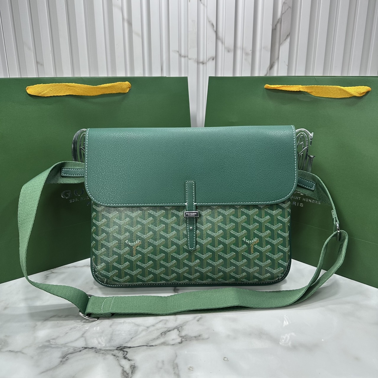 ORI หนังแท้ | Goyard Coursier Messenger bag กระเป๋าแมสเซ็นเจอร์ดีไซน์ใหม่ กะทัดรัดใช้งานได้อย่างคล่องตัว เหมาะมากสำหรับสายสปอร์ต ที่สุดของความหรูตอบโจทย์การใช้งาน ใบจริงสวยงามตามรูปค่ะ