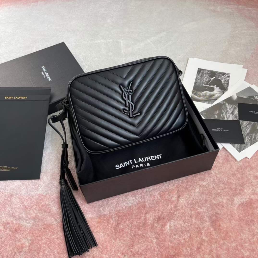 YSL LOU CAMERA BAG IN QUILTED LEATHER 23 cm กระเป๋าสะพาย เกรดหนังสวยเต็มใบ เกรดออริ 1:1 ใช้งานต่างประเทศได้