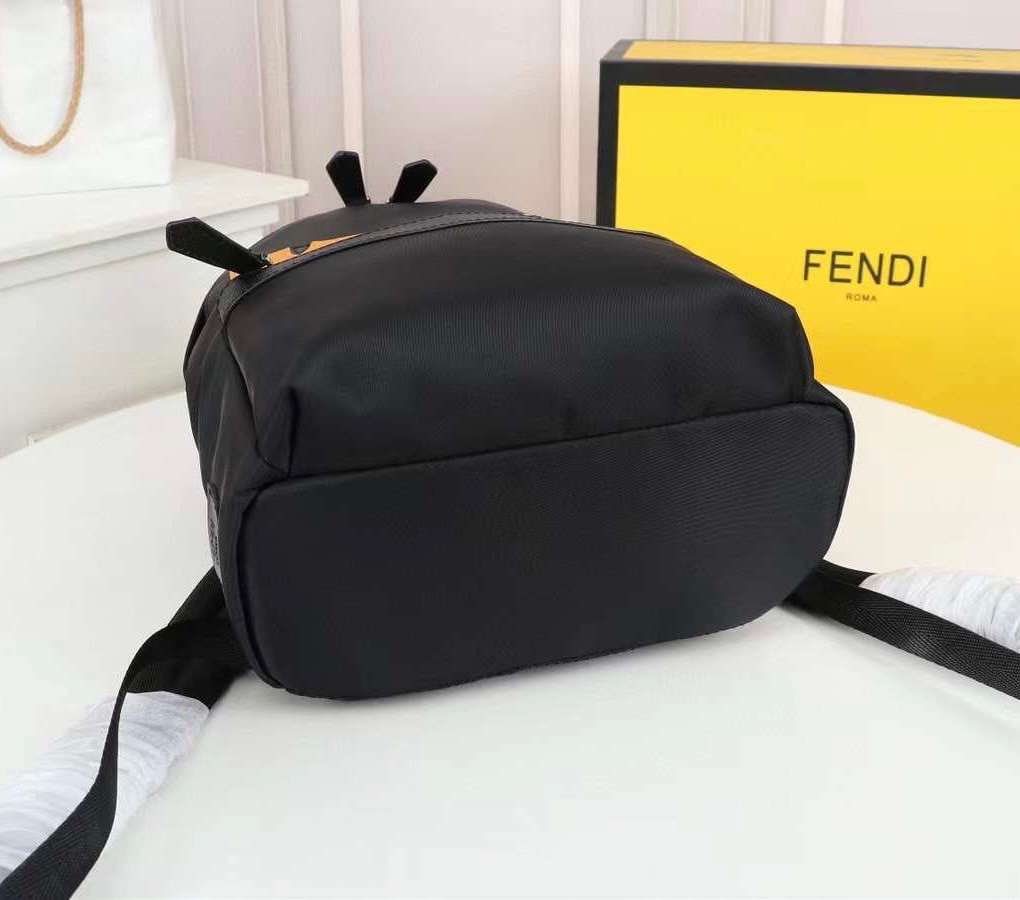 FENDI monster backpack เกรดออริจินอล FENDI Unisex Calfskin Nylon Logo Backpack กระเป๋าเป้เฟนดิ รุ่นยอดนิยมเอกลักษณ์แบรนด์ จุของได้เยอะ ใช้ได้ทั้งชายหญิง พกใบนี้ใบเดียวเอาอยู่ เป็นหนึ่งคอลเลคชั่นเด็ดที่สุดแห่งปีเลยจ้า