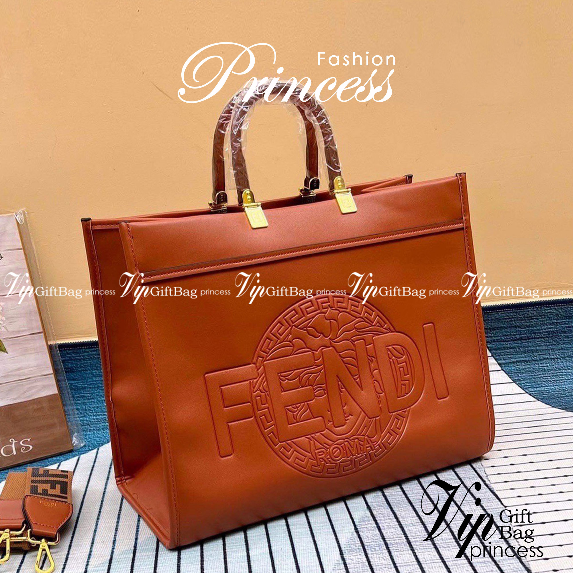 Fendi x Versace Shopping bag / FENDI Tote bag กระเป๋าสะพายทรงโท้ท ใบใหญ่ อะไหล่สีทองหรูหรา ใช้งานได้ทุกลุค เกรดงานสวย ใช้ได้ Everyday Look เลยค่า