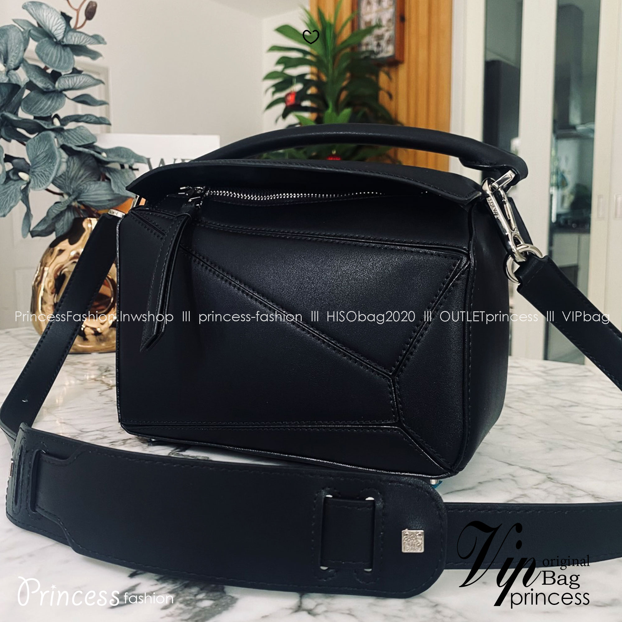 LOEWE Puzzle bag in smooth leather กระเป๋าสะพายทรงกล่องเรียบแต่หรูคูลและเท่ห์ สุดยอดแบรนด์ที่ดีไซน์เป็นเอกลักษณ์ โดดเด่น สไตล์พัซเซิล ใช้ได้ทั้งชายหญิง