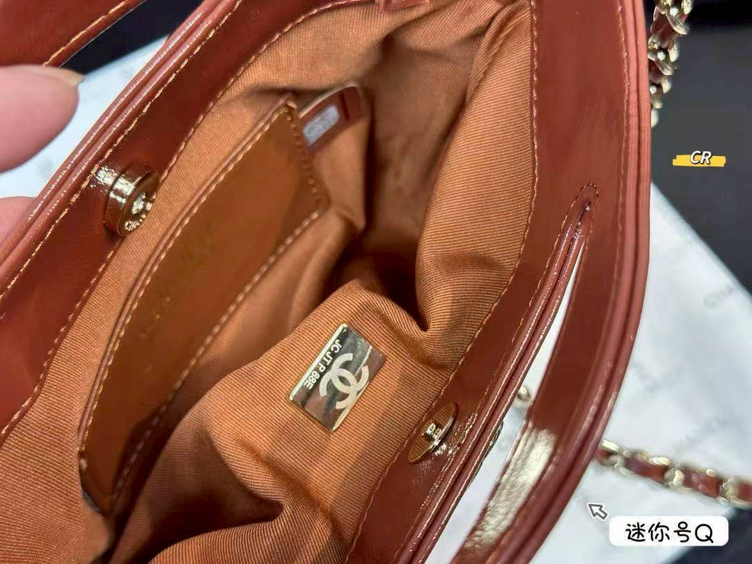 Chanel 31 Mini Shopping Bag กระเป๋าสะพายพร้อมหูจับในตัวทรงสวยมาก ขนาดกำลังดี ปุ๊กปิ๊กน่ารัก ใช้งานสะดวก