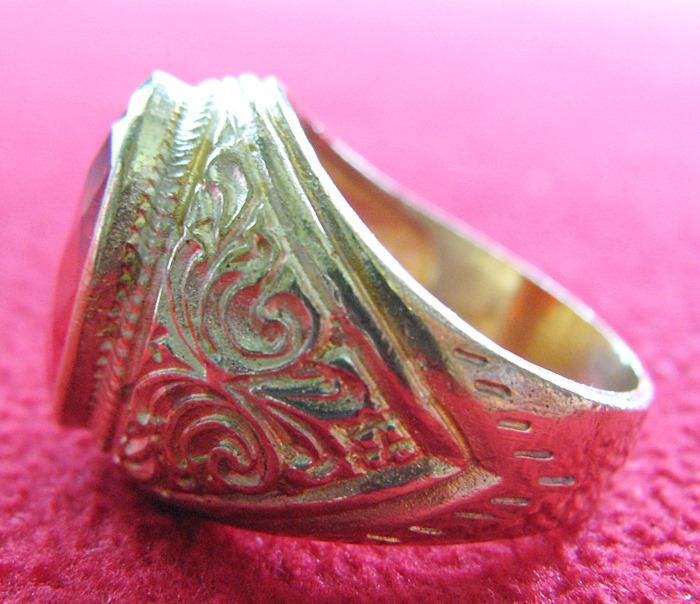 สินค้าหมดค่ะ แหวนพลอยทับทิมแดงเนื้อทองเหลือง(ราศีกรกฎ)แบบเล็กค่ะ