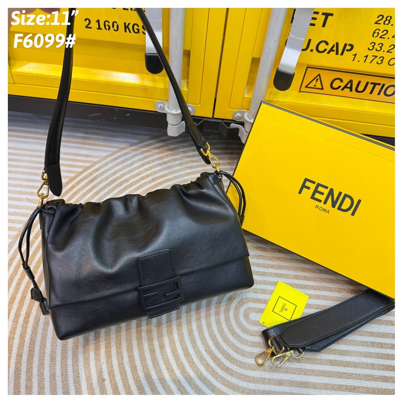 FENDI Mamma Baguette Bag กระเป๋าสะพายทรงสวย ดีไซน์เรียบง่ายคลาสสิค หรู ดูผู้ดี รูปทรงใช้งานง่าย หนังสวยสัมผัสนุ่ม ใหม่ล่าสุด รุ่นลิมิเต็ดที่สาวๆตามหา ภายในโล่งกว้าง เสิร์ฟให้ในราคาน่ารักๆ
