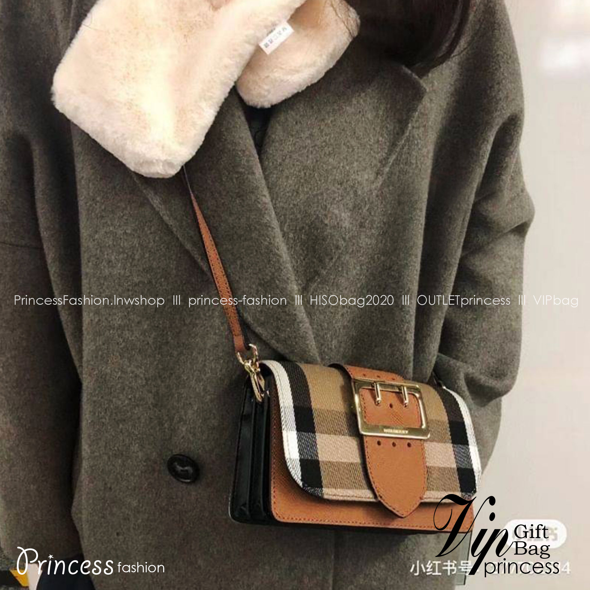 Burberry House Check Buckle Bag / The Small BB Buckle bag in House Check and Leather ปังไม่ไหววว ใครจะกล้าต้าน! มาใหม่ งานเรียบหรูลงตัวสุด ให้ความวินเทจนิดๆ ติดโมเดิร์นหน่อยๆ ได้ทุกลุค เกรดงานสวย.น่ารักมากๆ ใช้ได้ Everyday Look เลยค่า
