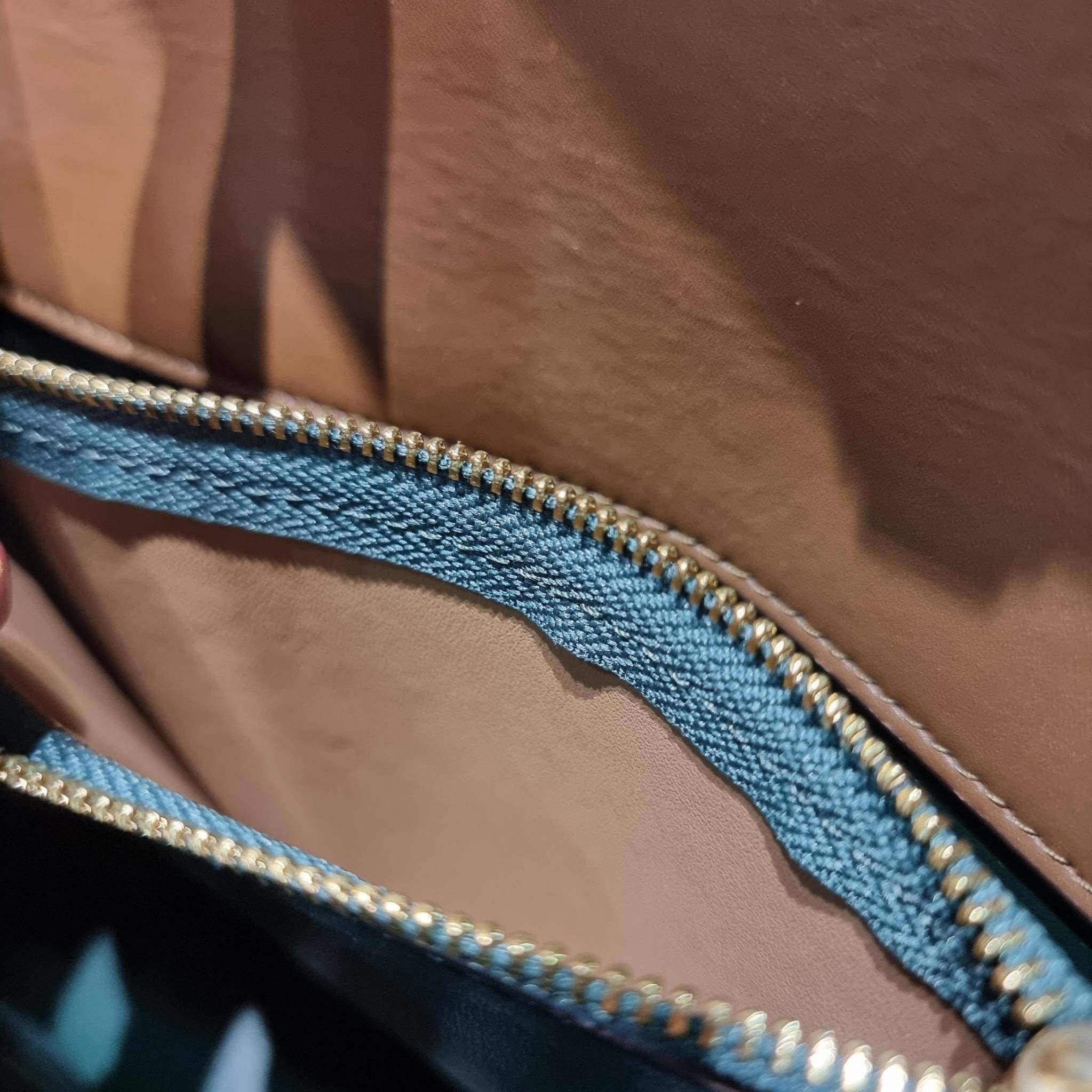 Tory Burch Bag / TORY BURCH ELEANOR CONVERTIBLE SHOULDER BAG รุ่นยอดนิยม กับไซส์ใหม่ ใหญ่จุคุ้ม! กระเป๋าสะพายข้าง ดีไซน์อยู่ทรง เรียบหรู! ผู้ดีกว่าใคร