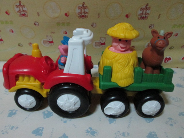 Fisher-Price Little People Tow ’n Pull Tractor ของเล่นมือสอง
