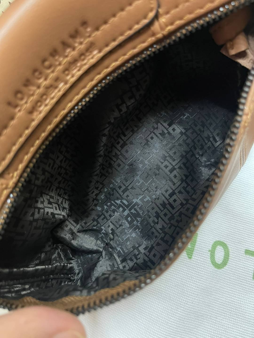 Longchamp Le Pliage Cuir Crossbody Bag อีกหนึ่งคอลเลคชั่น Le Pliage Cuir หนึ่งในตระกูลกระเป๋าสุดไอคอนิก