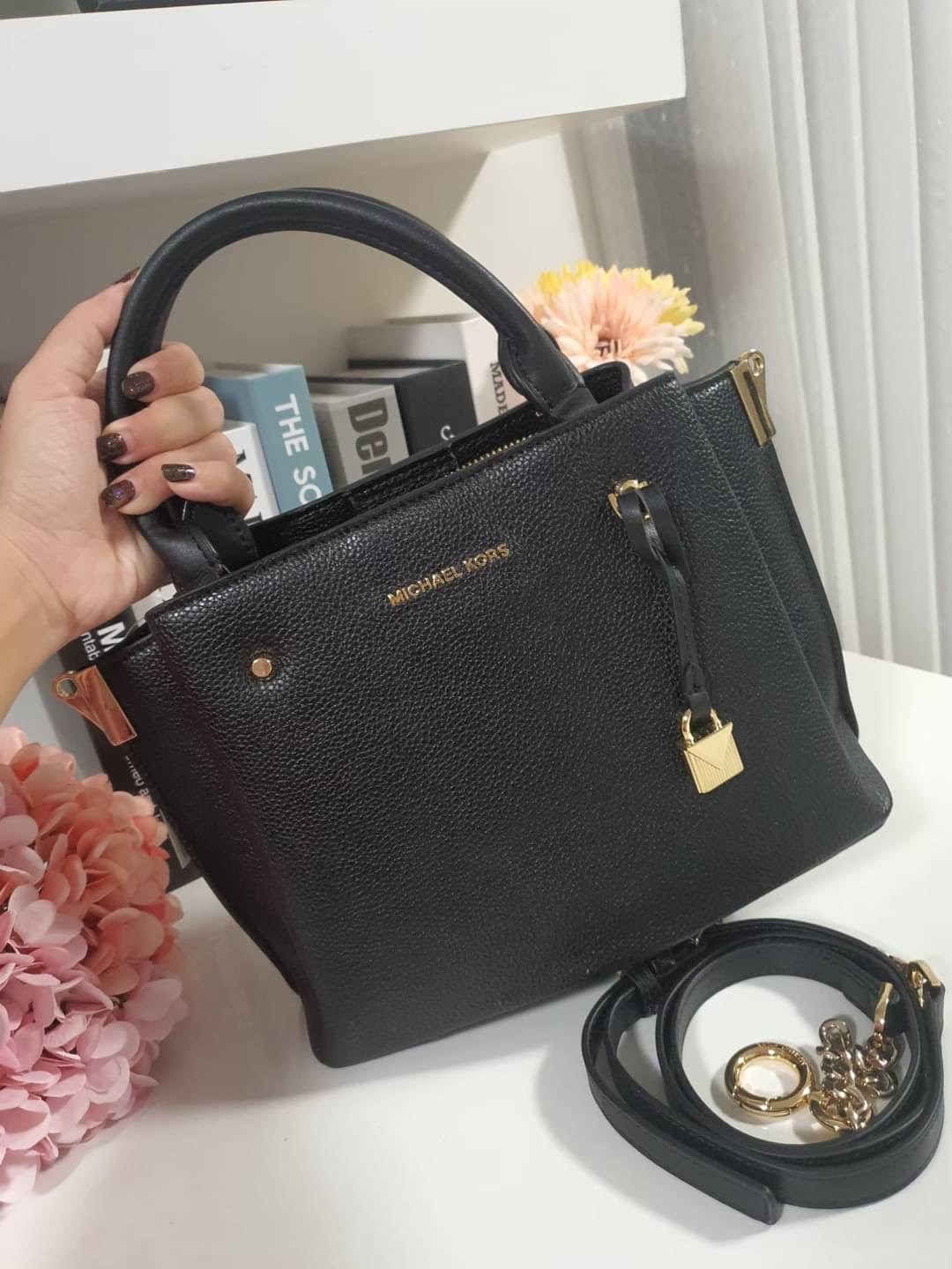 NEW COLLECTION!! MICHAEL KORS GENIE LEATHER BAG