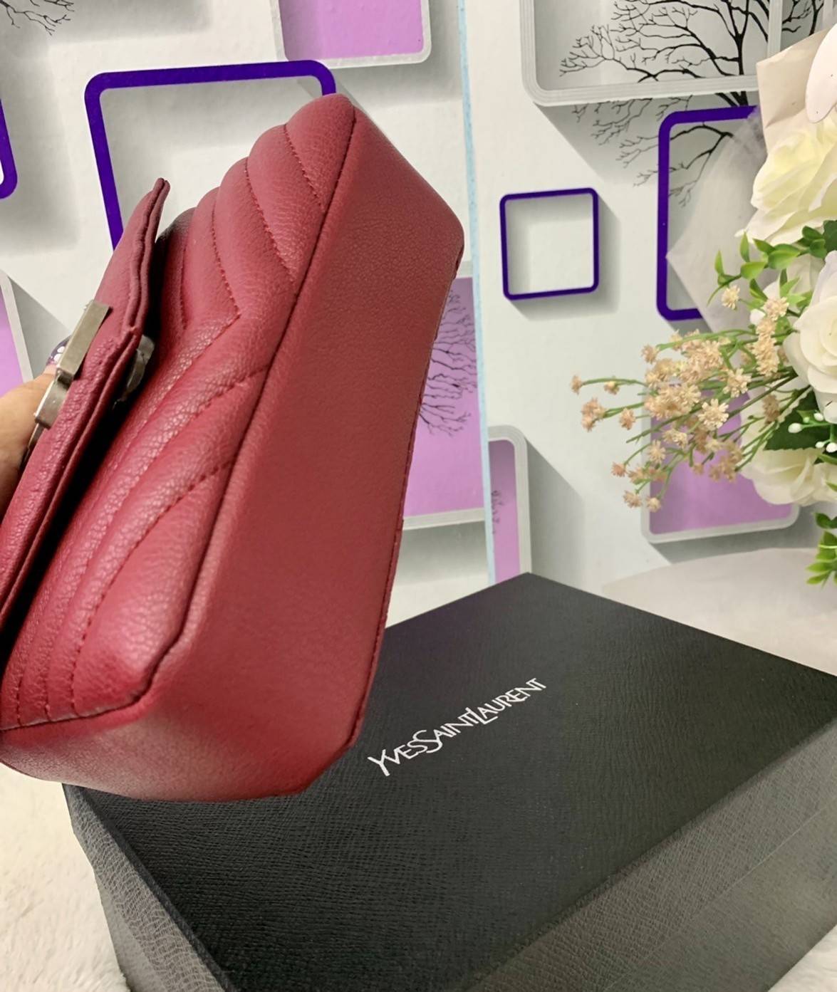 VIP 】SAINT LAURENT CLASSIC BABY COLLEGE MONOGRAM CHAIN BAG IN BLACK MATELASSE LEATHER VIP GIFT WITH PURCHASE (GWP) พรีเมี่ยมกิ้ฟ Limited Edition จาก YSL DUTY FREE COUNTER กระเป๋าสะพายรูปทรงน่ารัก ดีไซต์มาใหม่สำหรับสาวก SAINT LAURENT มีหูจับเกร๋ๆ ที่ด้านบน