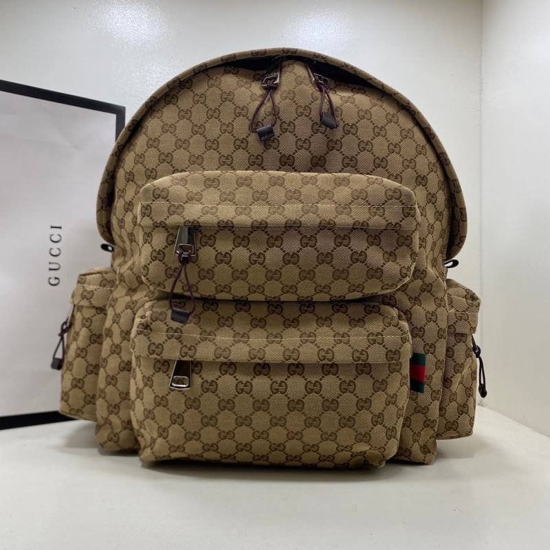GUCCI Medium backpack with Gucci logo กระเป๋าเป้ขนาดกลาง ทรงใบใหญ่เอาใจสายจุ Best seller Unisex backpack งานผ้าแคนวาสพิมพ์ลาย GG สวยเด่นเป็นเอกลักษณ์ ใช้ได้ทั้งหนุ่มๆและสาวๆ ใบนี้คุ้มค่าราคามากๆ