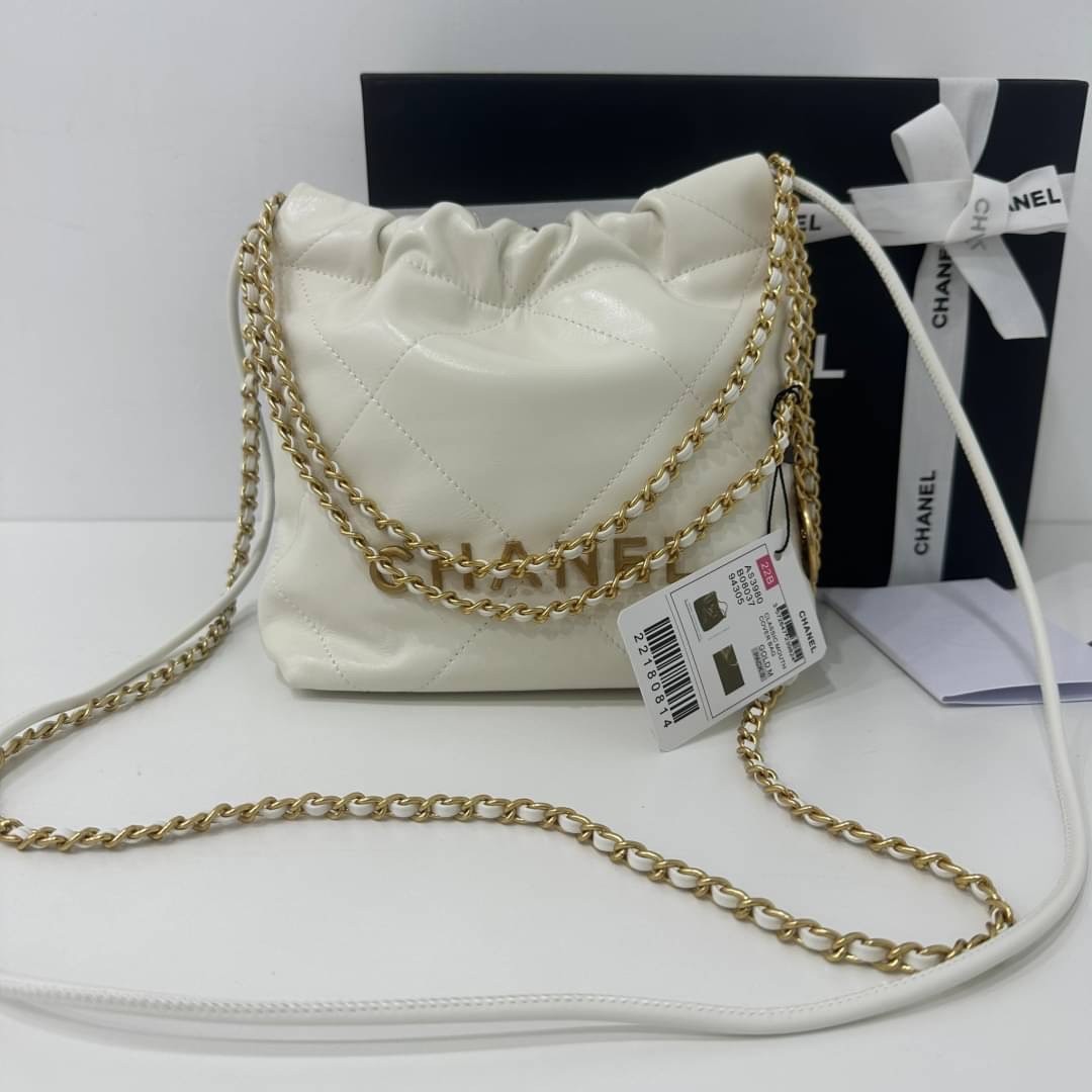 CHANEL 22 MINI HANDBAG Shiny Calfskin & Gold-Tone Metal พร้อมส่ง เกรดออริจินอล สลับของแท้ ใช้งานต่างประเทศได้ ภาพถ่ายจากงานขายจริง