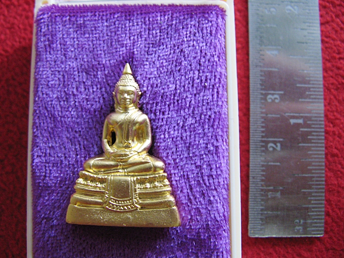 สินค้าจองค่ะ พระกริ่งหลวงพ่อโสธร เนื้อทองแดงชุบทอง รุ่น6 ขึ้นจากแม่น้ำ 246ปี ปี2559 วัดโสธรวรารามวรวิหาร พร้อมกล่องเดิมค่ะ
