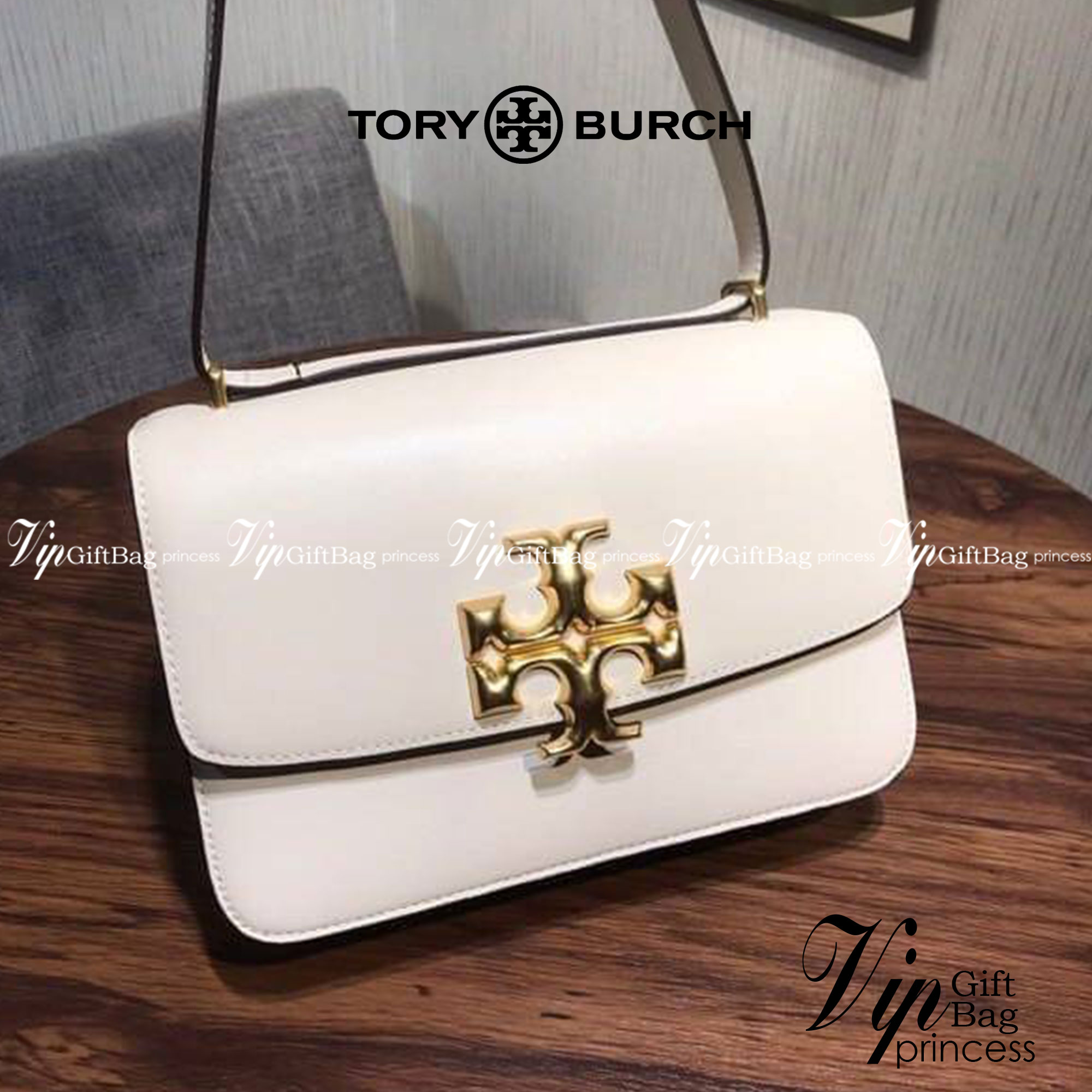 Tory Burch 75003 Eleanor Medium Convertible Shoulder Bag พร้อมส่งที่ไทย อีกรุ่นที่น่าครอบครองมากๆค่ะ กระเป๋าสะพายข้างและทบสายเป็นคล้องไหล่ได้ หนังแท้ชั้นดี ใช้ได้กับทุกๆโอกาส ห้ามพลาด ก่อนหมดนะคะ!!