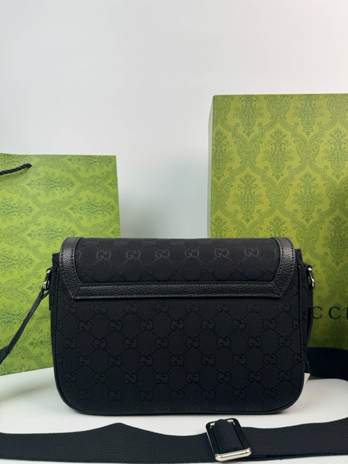 ORI หนังแท้ | GUCCI GG Guccissima Canvas Messenger Bag กระเป๋าสะพายทรงแมสเซ็นเจอร์ใบใหญ่ จะของได้เยอะ ดีไซน์วินเทจ