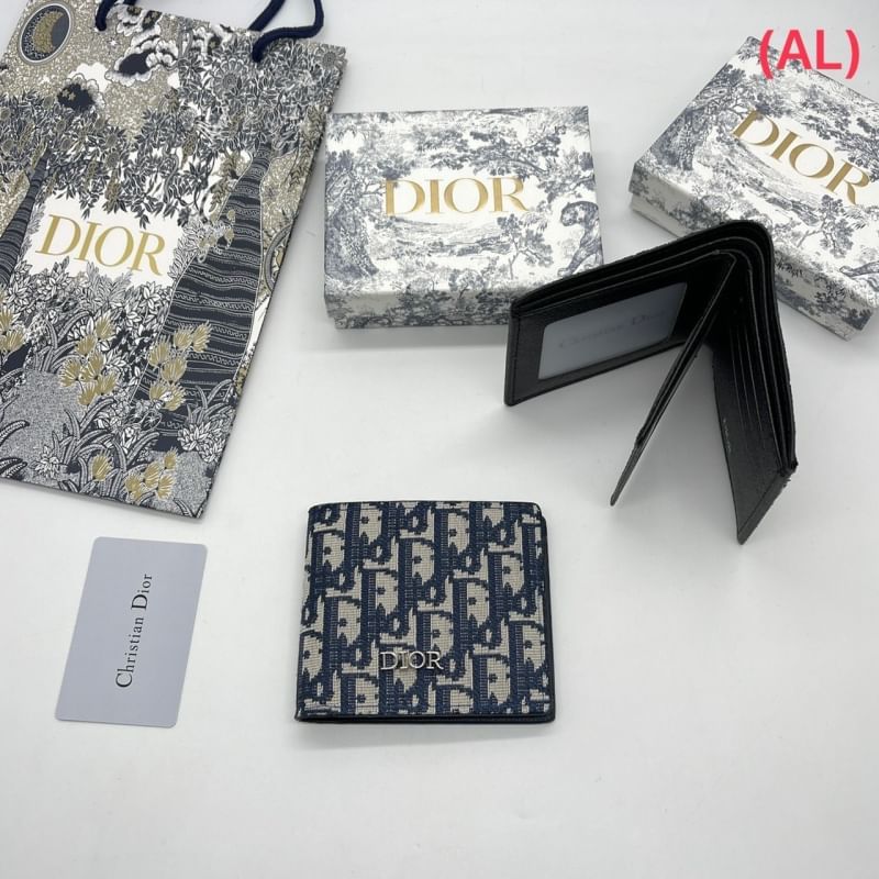 DIOR Bifold Short Wallet Oblique Jacquard กระเป๋าสตางค์ใบสั้น ผ้าแจ็คการ์ดสวยงามคลาสสิก ประดับอะไหล่ชื่อแบรนด์ โทนสีใช้งานง่าย คลาสิกตามแบบฉบับแบรนด์ ไอเท็มที่ท่านชายห้ามพลาดค่ะ