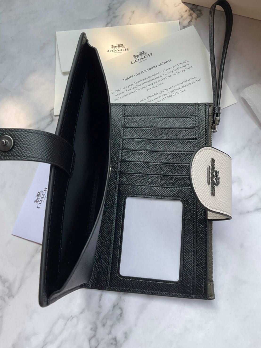 COACH TECH WALLET (COACH C2869) New Coach กระเป๋าสตางค์ใบยาวรุ่นใหม่ ใส่โทรศัพท์ได้ด้วยน๊า!! คอลเลคชั่นสวยหรู